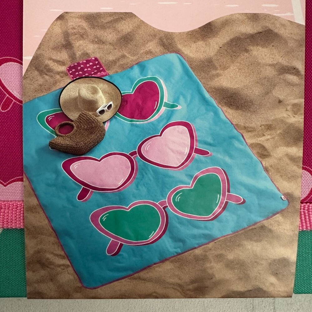 Paris Hilton Pink/Blue Heart Sunglasses 60x70 Beach Picnic Blanket NEW - Picture 3 of 10